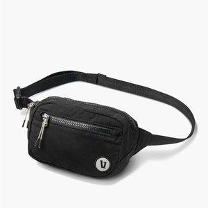 NWOT Vuori Hip Pack/Belt bag. Black. Perfect condition.